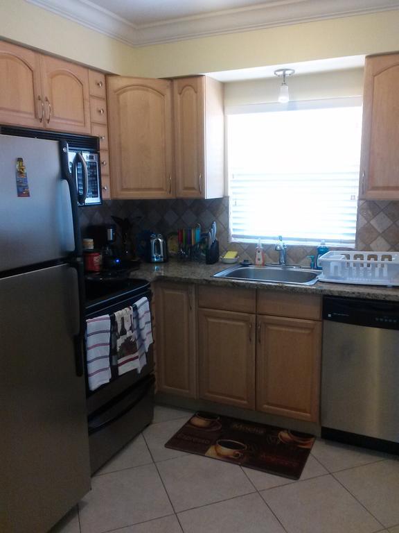 Beach Vacation Get-Away St. Pete Beach Room photo